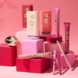 Catrice KISS & GLOW kremasto rdečilo v paličici odtenek C02 Amor's Fave 18 g | Shoptok.si