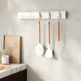 Umbra Mat bel stenski obešalnik iz masivnega bora 51 cm Flip – | Shoptok.si