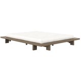 Karup Design Rjava zakonska postelja iz masivnega bora z letvenim dnom 160x200 cm Japan – Cene