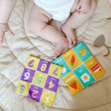 Woopie senzorna plišana kutija s maramicama, zvečkom i ogledalom | shoptok.hr