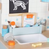 Kinder Home Dječja veterinarska klinika igračka – drveni veterinarski centar s priborom i plišanim psom, 89 × 57 × 30 cm | shoptok.hr