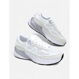 Resti Women's sports sneakers on a thicker sole Moderax | shoptok.hr