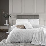 Catherine Lansfield Bela podaljšana posteljnina za zakonsko posteljo iz mikropliša 230x220 cm Cosy Diamond – | Shoptok.si