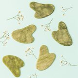 Zoë Ayla Luxurious Jade Gua Sha Therapy Tool pripomoček za masažo | Shoptok.si