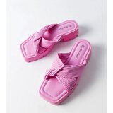 Pink flip-flops on tractor sole Dubé | ePonuda.com