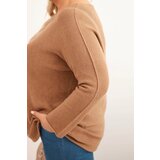 Kesi Włoski Plus size women's sweater with a boat neckline camel | Shoptok.si