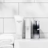Shiseido MEN Energizing Moisturizer Extra Light Fluid lagani hidratantni fluid za umornu i suhu kožu 100 ml za muškarce