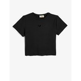Koton T-Shirt Short Sleeve Crew Neck Heart Window Detailed Camisole cene