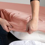Restilo Breskova napenjalna rjuha iz jerseyja 240x220 cm Amber – | Shoptok.si