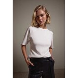 TRENDYOLMILLA Trendyol ženska majica Twoaw27Ts00035, ecru | Eponuda.com