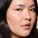 MAC Cosmetics Strobe Beam Bronzelighter tekući bronzer s posvjetljujućim učinkom nijansa Flashlite 4.3 ml | shoptok.hr