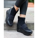 Resti Black women's slip-on boots with embossing Keleda - Footwear | ePonuda.com