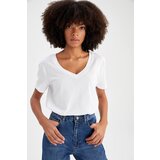 Defacto regular Fit V-Neck Short Sleeve T-Shirt | ePonuda.com