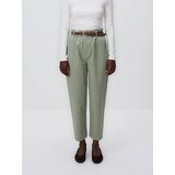 Reserved Chino hlače s remenom - bljedozeleno | shoptok.hr