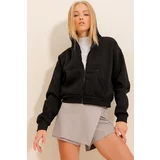 Trend Alaçatı Stili Women's Black Hooded Kangaroo Pocket 3 Thread Inner Raising Crop Sweatshirt