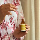 Orientana Vitamin C & Mulberry Face Serum posvetlitveni serum z vitaminom C 30 ml | Shoptok.si