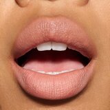 MAC Cosmetics Powder Kiss Hazy Matte matirajoča šminka odtenek Off The Market 3.5 g | Shoptok.si