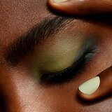 MAC Cosmetics Powder Kiss Soft Matte Eye Shadow senčila za oči odtenek Pre-Suede Me 1.5 g | Shoptok.si