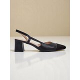 Resti Women's Low Heel Pumps with Decorative Toe Eleganzo | shoptok.hr