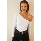  Women's White Off Shoulder Ribbed Knitted Blouse Cene