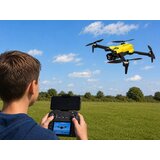  Dron s kamerom i memorijskom karticom žuti Slike