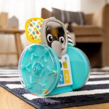 BABY EINSTEIN Chase & Tap Earl Interactive Crawling Toy glasbena igrača 6 m+ 1 kos | Shoptok.si