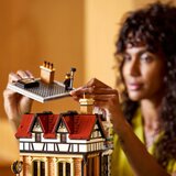Lego LEGO® Icons - Tudorski vogal (10350) | Shoptok.si