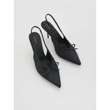 LADIES` PUMPS - crno