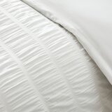Catherine Lansfield Bela enojna posteljnina iz krepa 135x200 cm Seersucker Frill – | Shoptok.si
