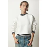 Happiness İstanbul Women's White Crew Neck Raised Crop Knitted Sweatshirt