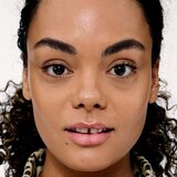 Benefit The POREfessional Foundation tekoči puder z učinkom osvetljevanja z niacinamidom odtenek 25C Awe 30 ml | Shoptok.si