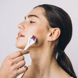Zoë Ayla Micro-Needling Derma Roller mikroiglični aplikator za obraz | Shoptok.si