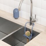 Umbra Plastičan viseći držač za spužvu Sling – | shoptok.hr
