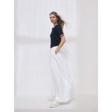 Reserved Plisirane hlače - bijela | shoptok.hr