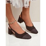 Resti Women's Low Heel Pumps with Decorative Toe Eleganzo Cijene