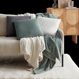 Modern Living Okrasna Blazina Melania | Shoptok.si