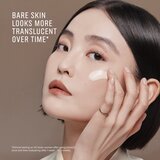 Bobbi Brown Serum Silk Foundation lahki tekoči puder s posvetlitvenim učinkom odtenek Golden Beige 30 ml Slike