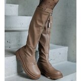 Gemre Brown flat heel boots decorated with a zipper Hala Cene