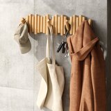 Umbra Temno rjav stenski obešalnik iz masivnega bora 61 cm Picket – | Shoptok.si