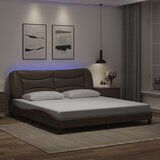 Maison Chic Posteljni okvir - Dvoposteljna postelja - Zakonska postelja z LED lučkami rjav 180x200 cm umetno usnje-J5669, (21761034) | Shoptok.si