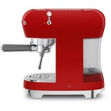 Smeg ECF02RDEU Espresso aparat za kavu u stilu pedesetih, crveni, rucni utisak | shoptok.hr
