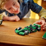 Lego Speed Champions: Dirkalni avtomobil KICK Sauber F1 Team C44 | Shoptok.si