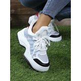 Resti Women's sporty sneakers on a thicker sole Loness | shoptok.hr