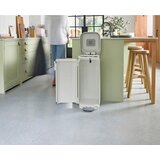 Joseph Joseph Jeklen koš za smeti s pedalom 40 l Porta – | Shoptok.si