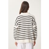  Women's Bone Polo Collar Crop Knitwear Sweater | ePonuda.com