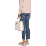 Guess Ročna torbica 'IZZY 2' pesek / off-bela | Shoptok.si