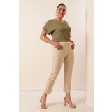 By Saygı Lycra Plus Size Trousers throughout the length with an elasticated waist. Cene
