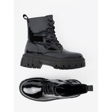Shelvt Black patent workers on a massive sole | Eponuda.ba