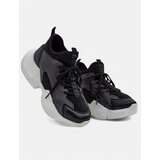 Resti Women's sporty sneakers on a thicker sole Vivers | ePonuda.com