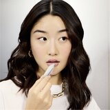 Labello Glowy Lips vlažilni balzam za ustnice s hialuronsko kislino 10 ml | Shoptok.si